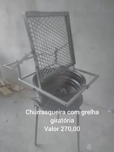 Churrasqueira com Grelha Giratória